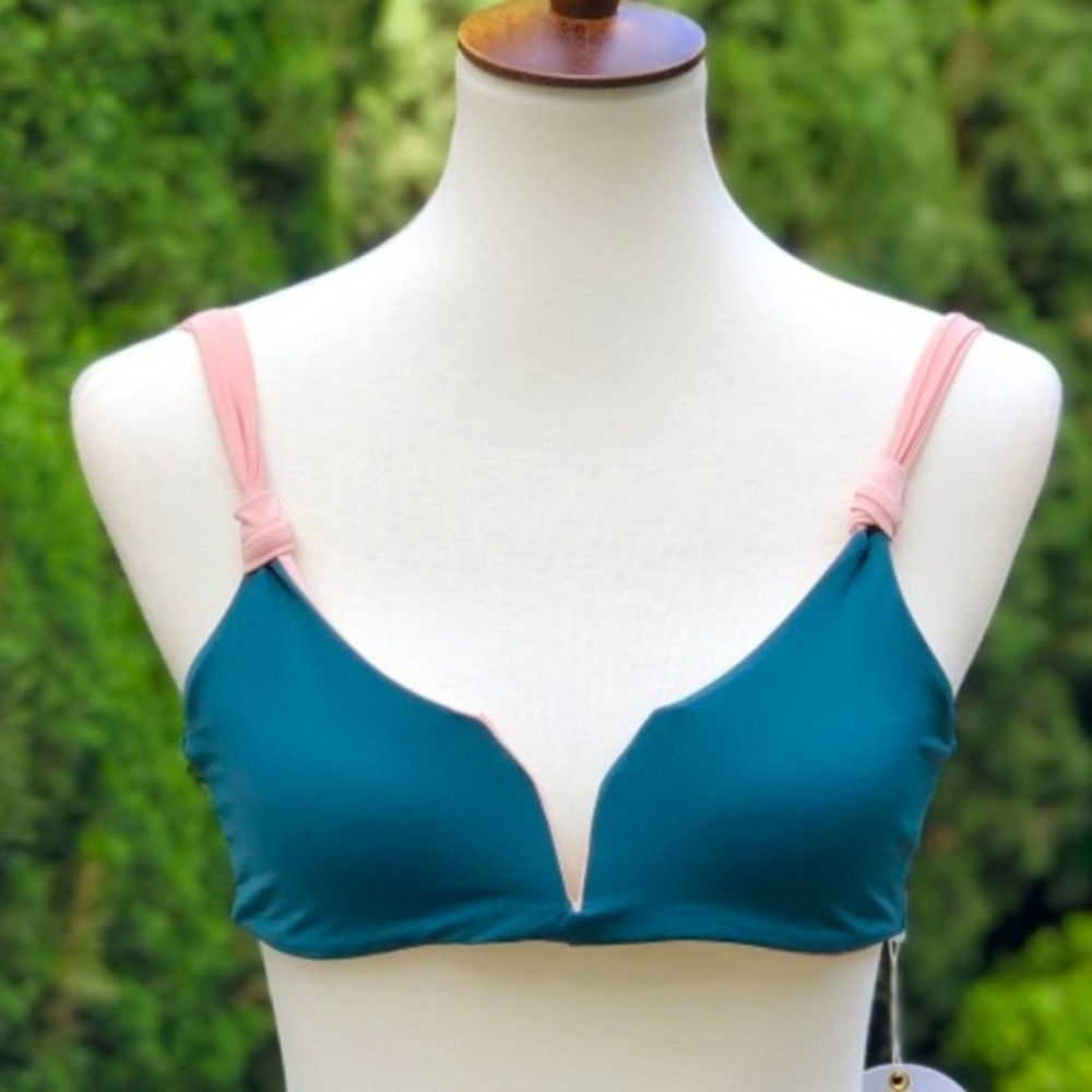 NWT Koa Castaway Bikini Top w/ Adjustable Straps